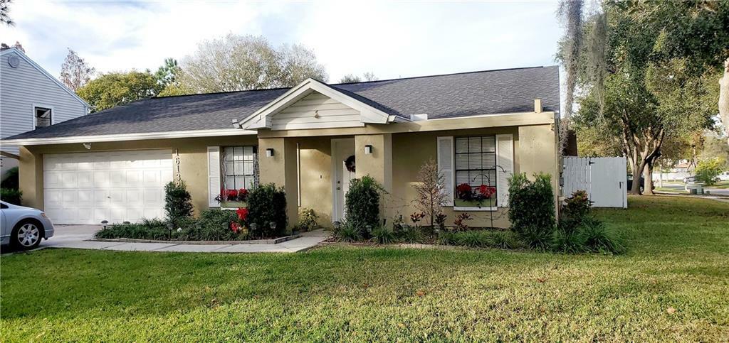 Property Photo:  16132 Country Crossing Drive  FL 33624 