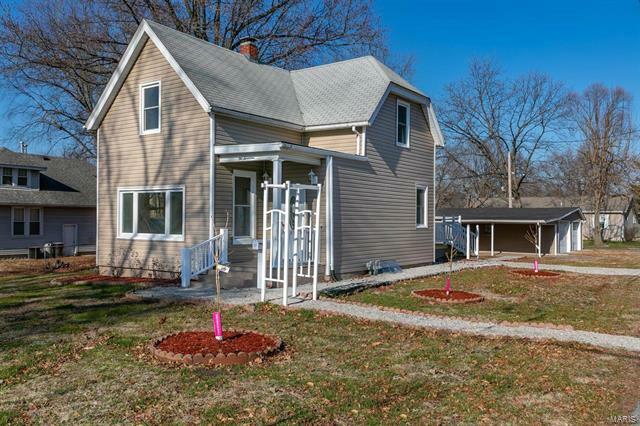 Property Photo: 117 West Washington Street 62234