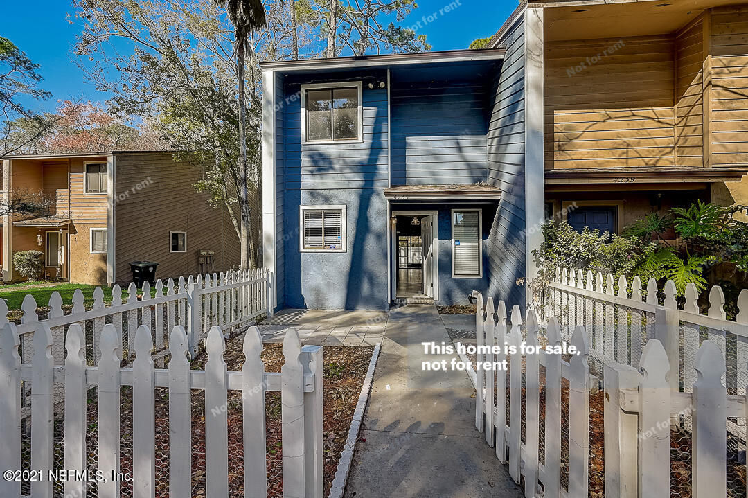 Property Photo:  4235 Winderpark Court  FL 32257 