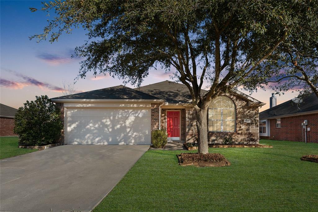 Property Photo: 220 Cookston Lane TX 75189