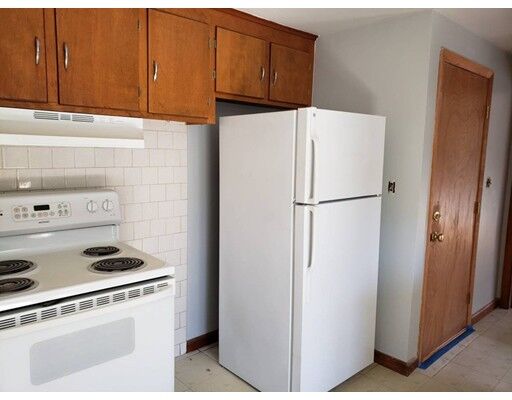 Property Photo: 19 Croydon Rd 1 MA 01606