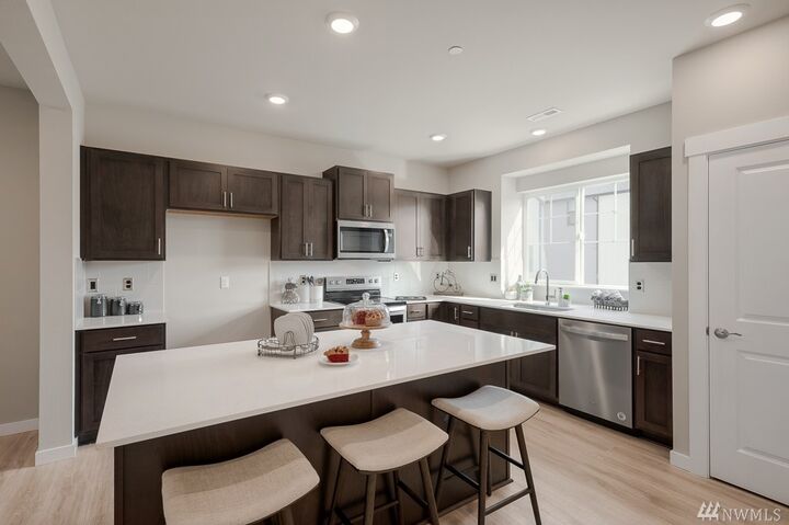 Property Photo:  1621 Seattle Hill Rd Gg-1  WA 98012 