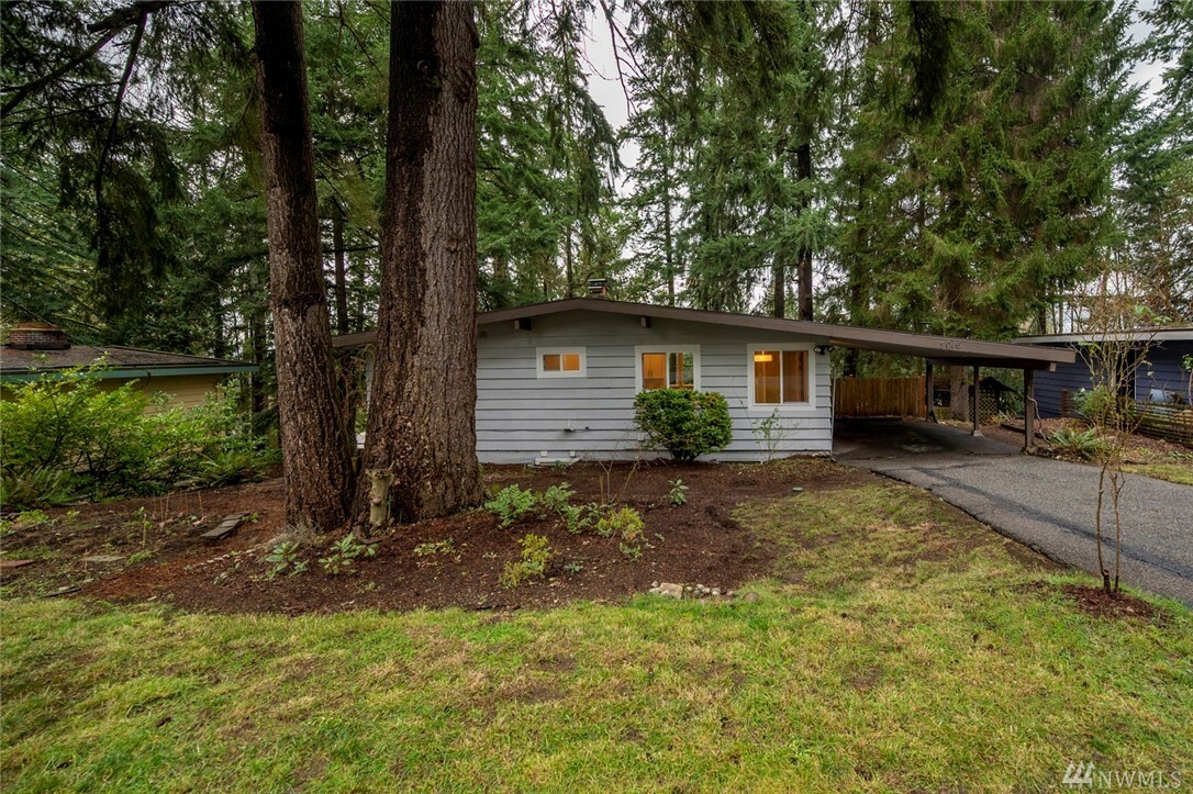 Property Photo:  15016 SE 44th Place  WA 98006 