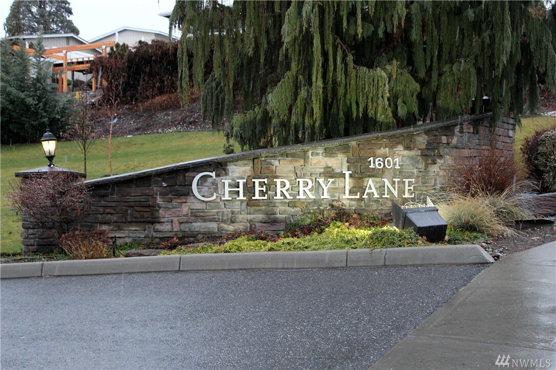 Property Photo: 1601 Maiden Lane C104 WA 98801
