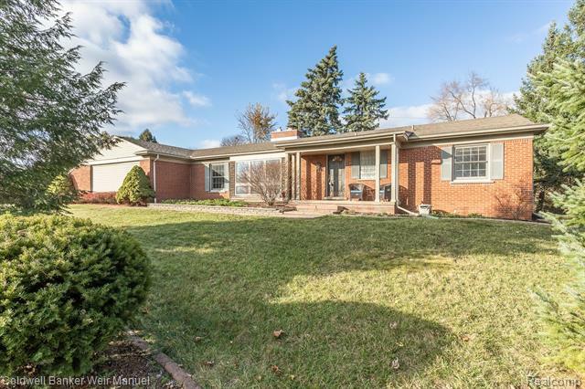 Property Photo: 71 Douglas Drive MI 48304