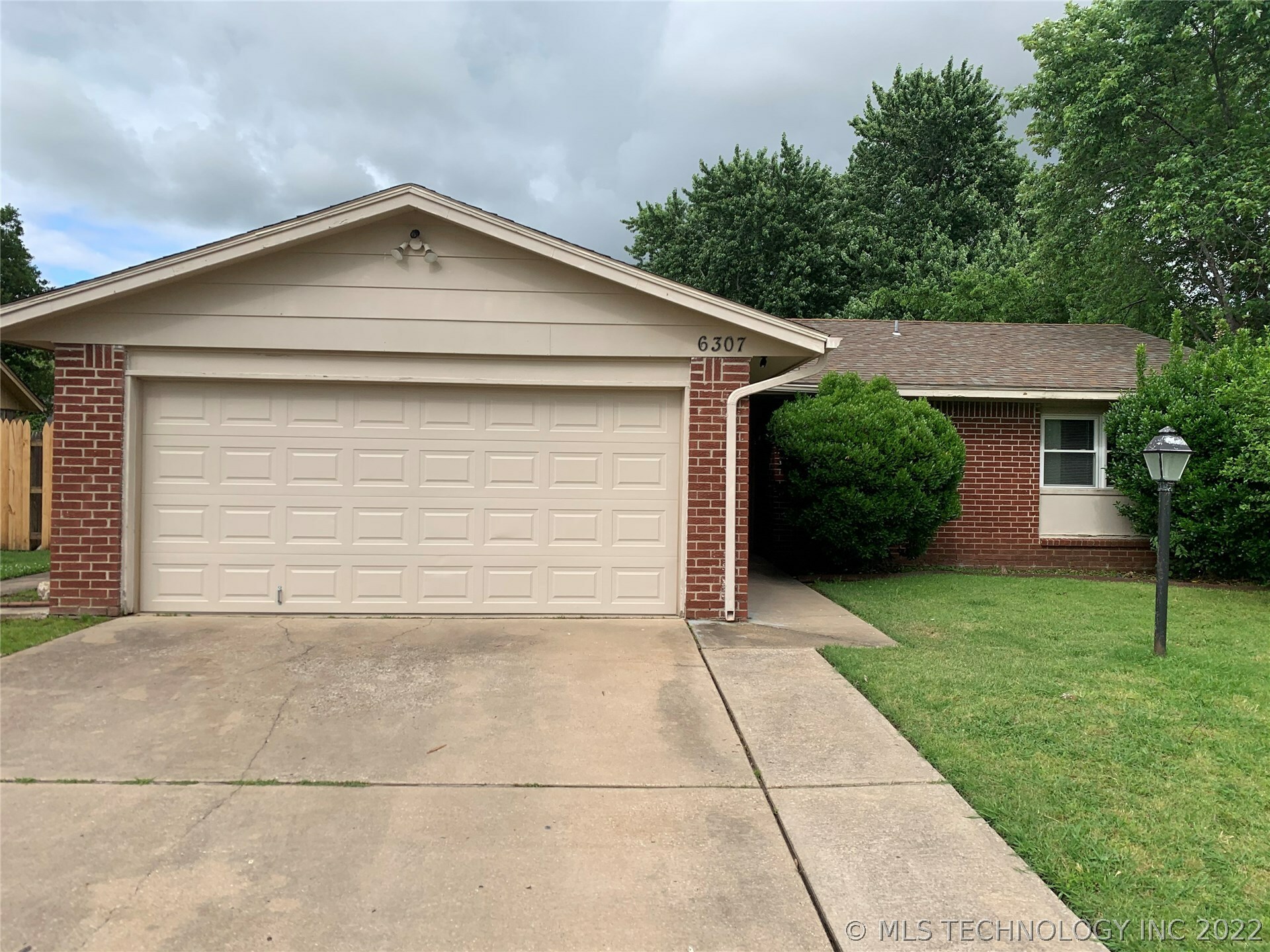 Property Photo:  6307 S 115th Place  OK 74012 