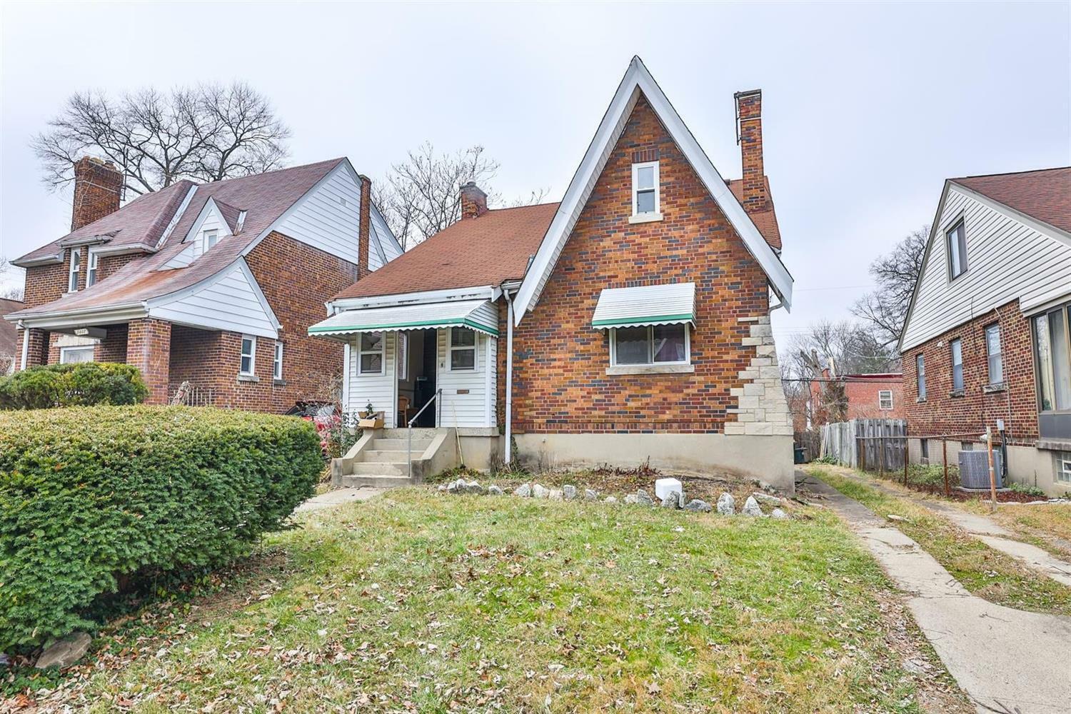 Property Photo:  5011 Grafton Ave  OH 45237 