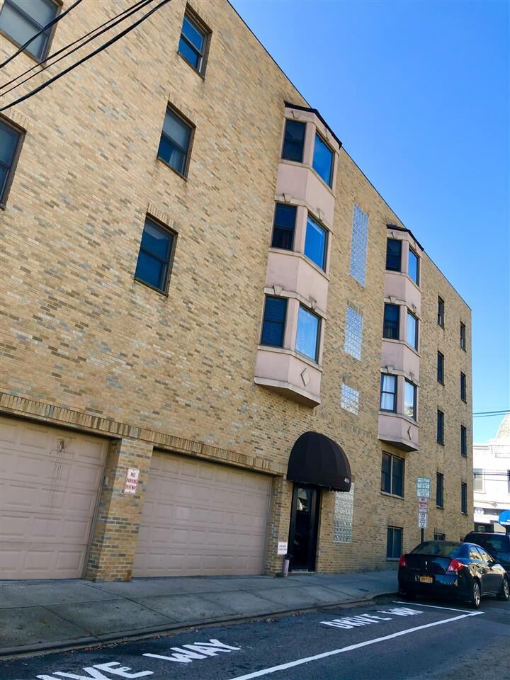 Property Photo:  4014 Palisade Ave 1  NJ 07087 