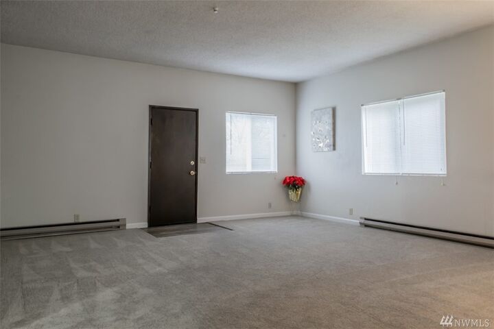 Property Photo: 2202 Rainier Ave WA 98201