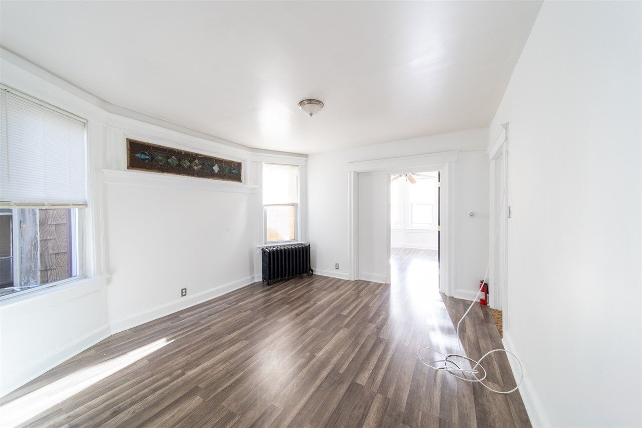Property Photo:  224 Bayview Ave 2  NJ 07305 