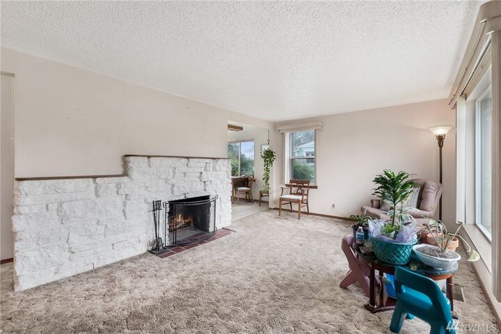 Property Photo: 421 SW 136th St WA 98166