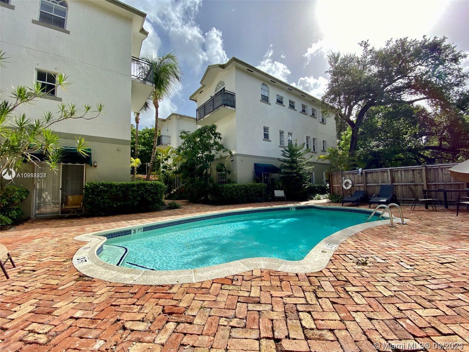 Property Photo:  2850 Coconut Ave 4  FL 33133 