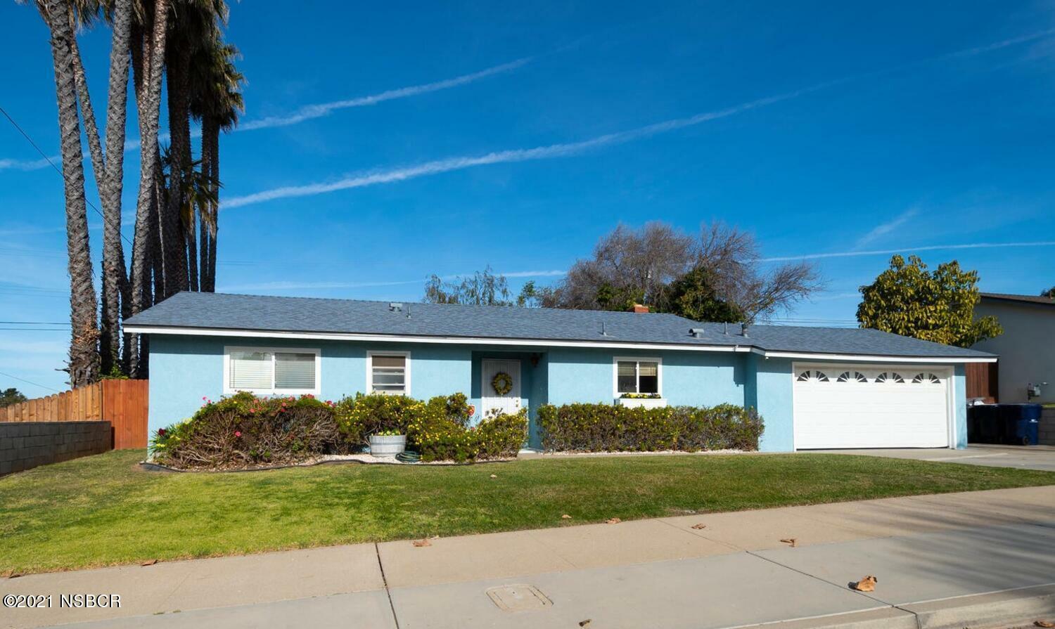 Property Photo:  1125 Via Del Carmel  CA 93455 