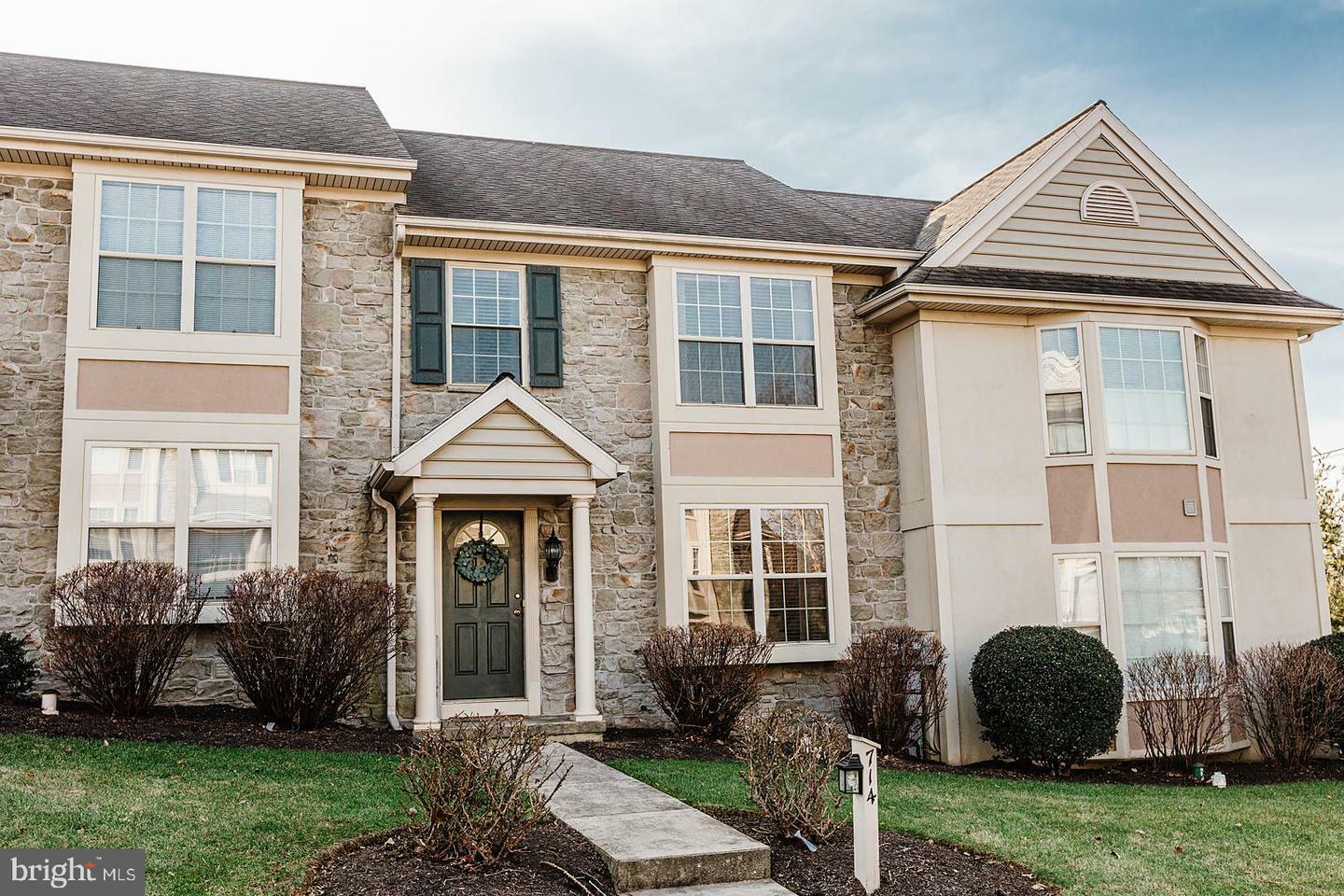 Property Photo: 714 Royal View Drive PA 17601