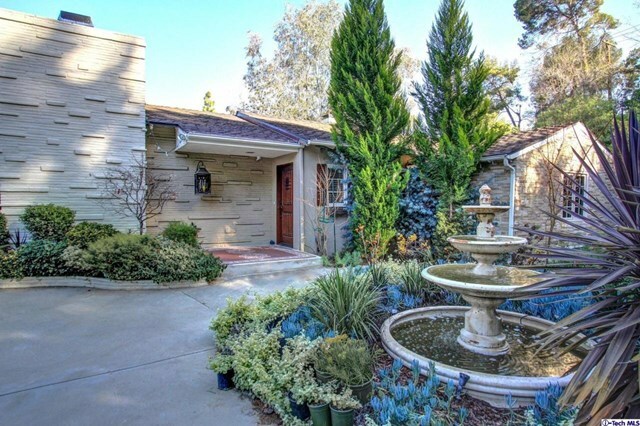 Property Photo: 130 Patrician Way CA 91105