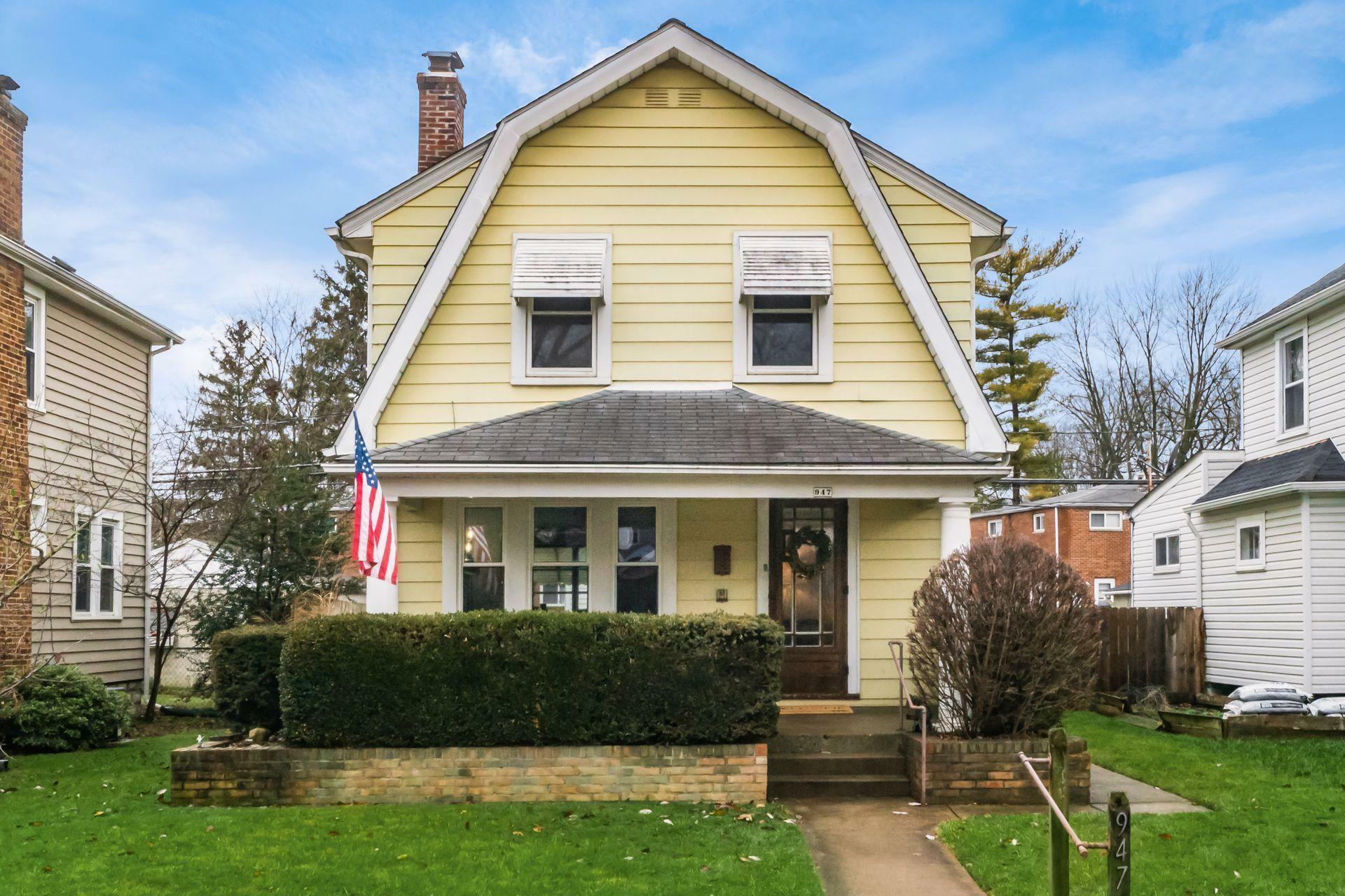 Property Photo: 947 Palmer Road OH 43212