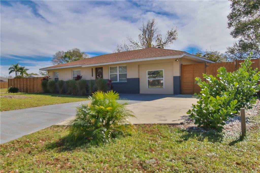 Property Photo:  6610 1st Avenue E  FL 34208 