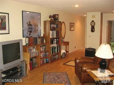 Property Photo:  2533 Antonio Drive 102  CA 93010 