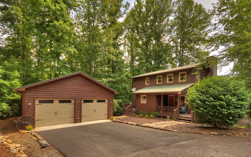 Property Photo:  712 Ivy Bend  GA 30512 