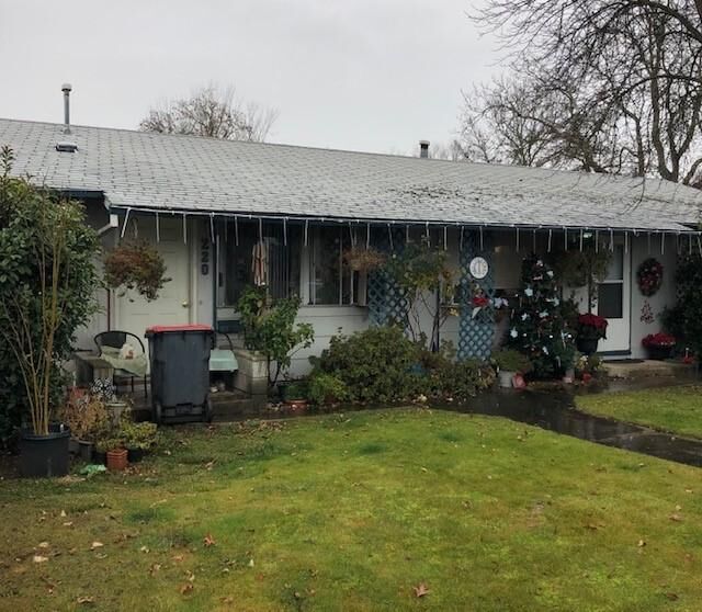 Property Photo: 210-220 N Fifth Street OR 97502