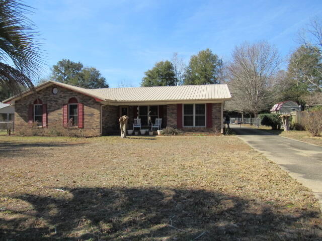 Property Photo:  1211 Valley Road  FL 32539 