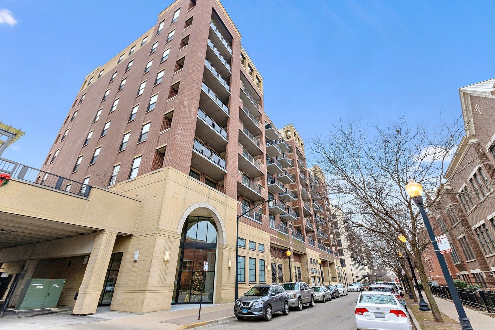 Property Photo: 833 W 15th Place 403 IL 60608