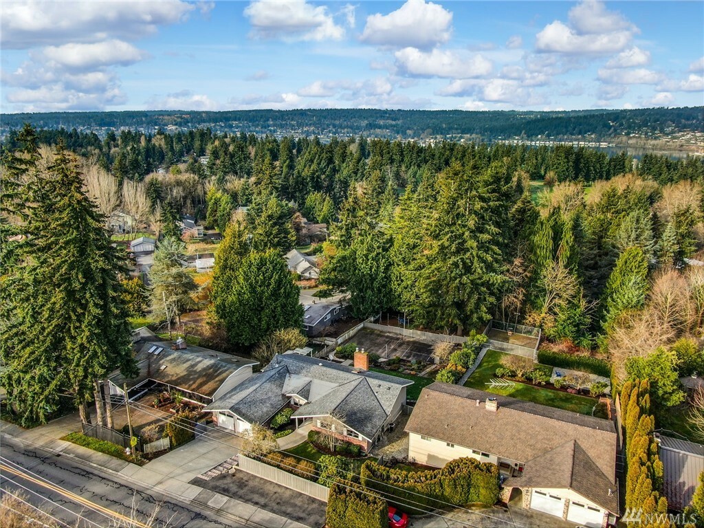 Property Photo:  7020 NE 153rd Place  WA 98028 