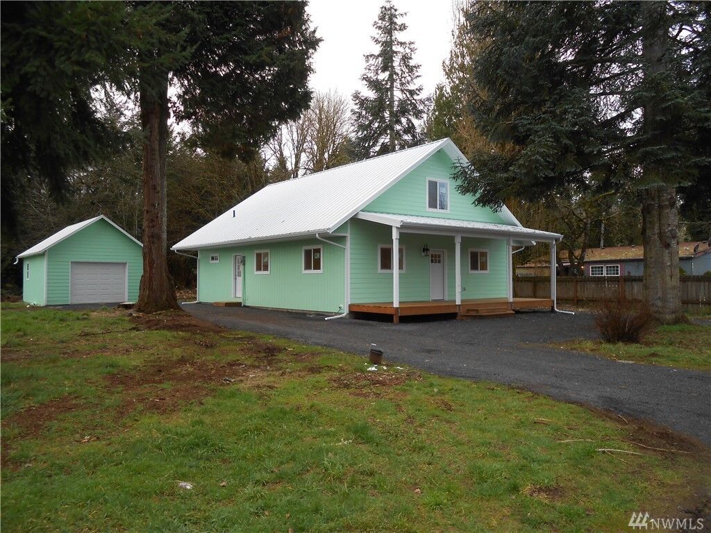 Property Photo:  417 Central Ave  WA 98572 