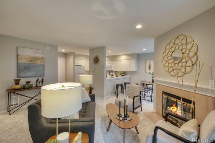 Property Photo: 1926 Fairview Ave E 109 WA 98102