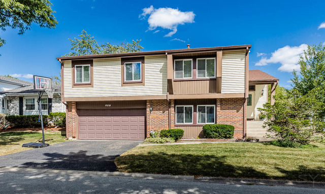 Property Photo: 101 Butterfield Court IL 60008