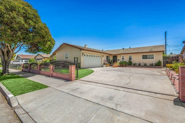 Property Photo:  2064 Sweetland Street  CA 93033 