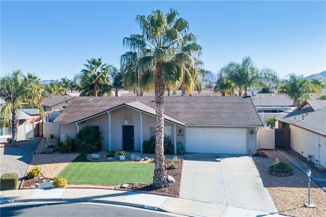 Property Photo:  27098 Dahlia Court  CA 92586 