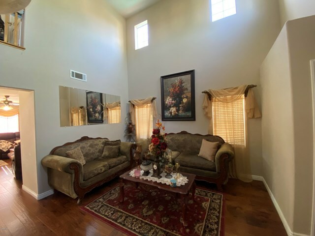 Property Photo:  735 Kohala Street  CA 93030 