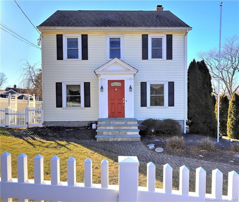 Property Photo:  15 Academy Hill Road  CT 06418 