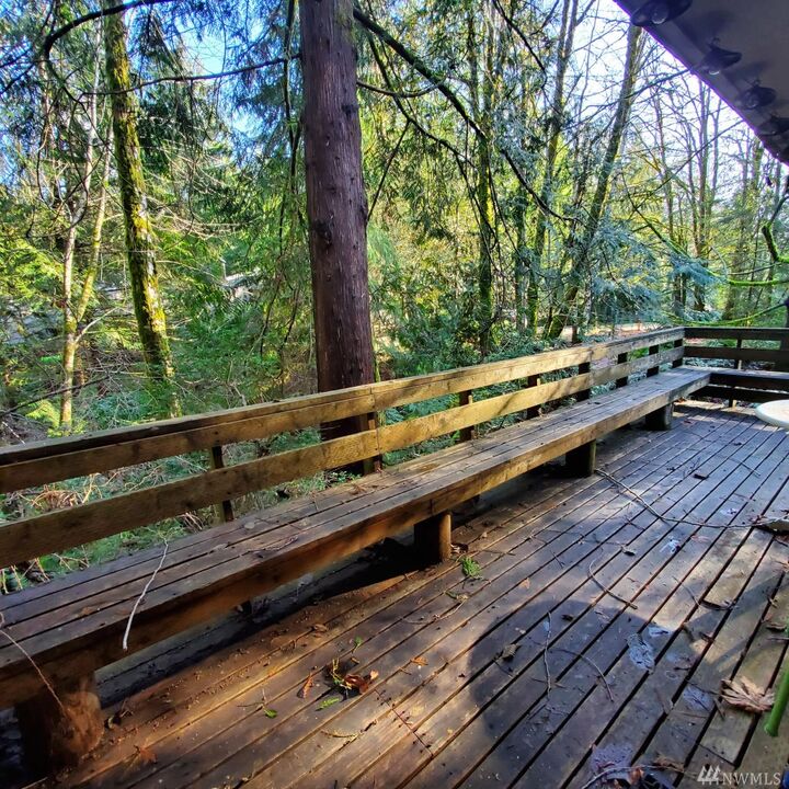 Property Photo:  721 E Promontory Rd  WA 98584 