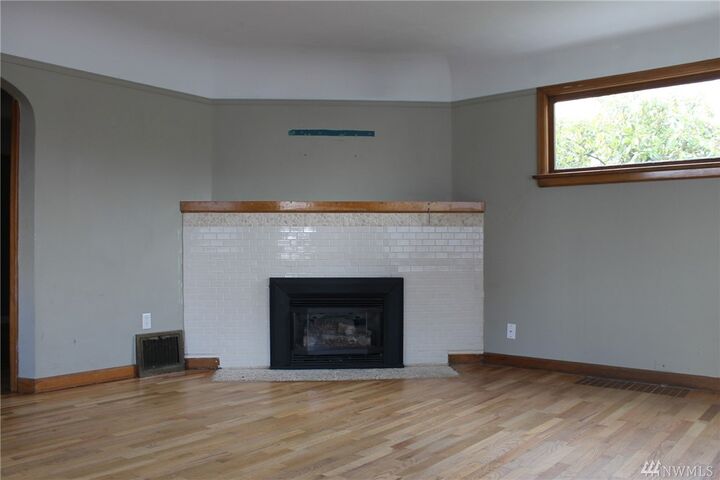 Property Photo:  224 S 59th St  WA 98408 