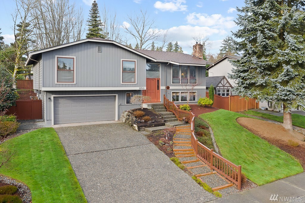 Property Photo:  19501 92nd Ave NE  WA 98011 