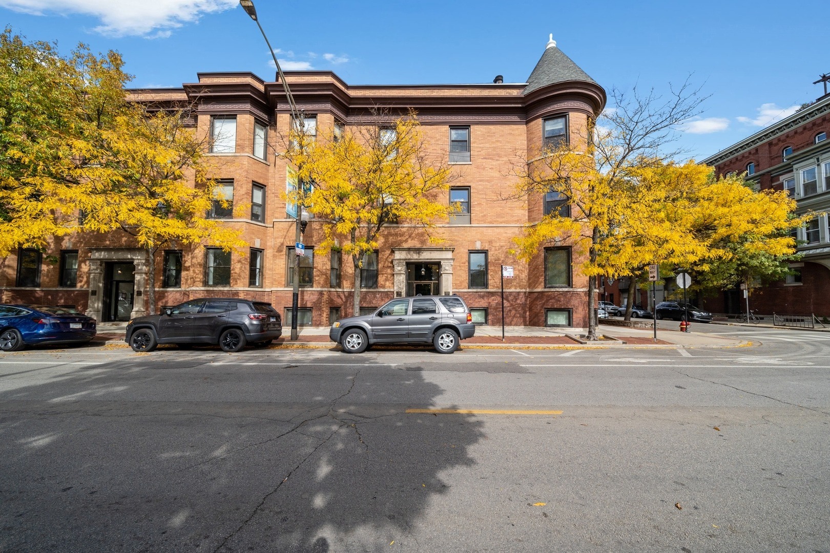 Property Photo: 1036 W Armitage Avenue A IL 60614