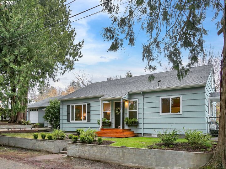 8600 SW 10th Ave  Portland OR 97219 photo