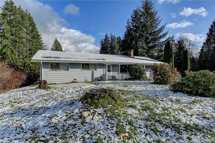 Property Photo: 3811 Sinclair Ave WA 98290