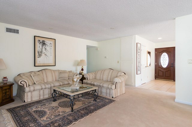 Property Photo:  2081 Parker Court  CA 93065 