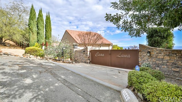 Property Photo:  40225 Valle Vista  CA 92562 