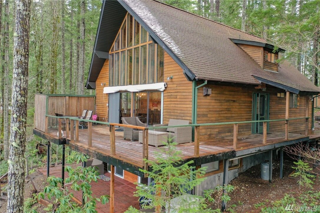 Property Photo:  1250 N Potlatch Dr N  WA 98548 