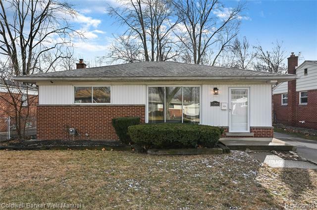 Property Photo: 1244 Darlene Ave MI 48071
