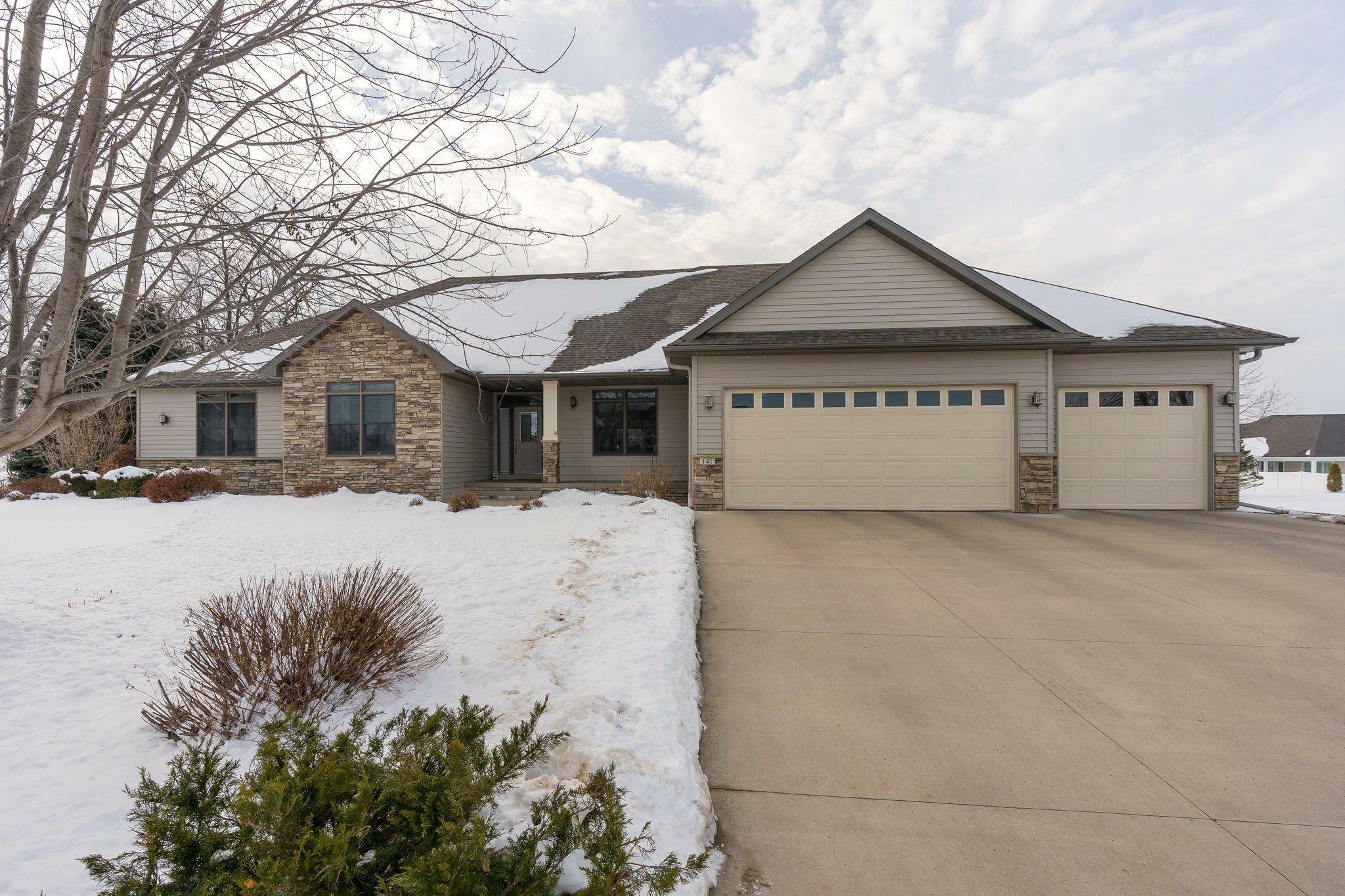 Property Photo: 141 Hidden Oaks Circle MN 56001