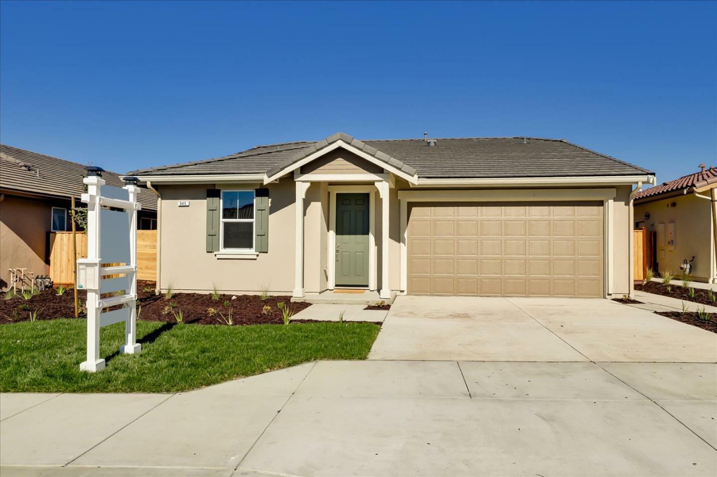 Property Photo:  945 Klamath Way  CA 95023 