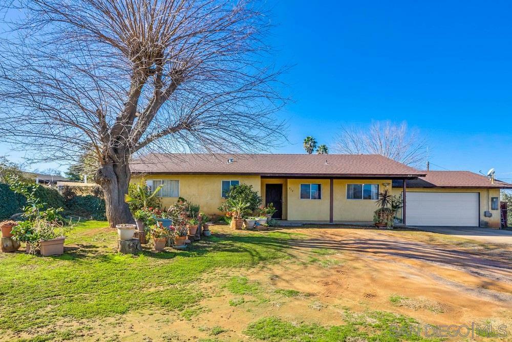 Property Photo:  919 Hunter Street  CA 92065 