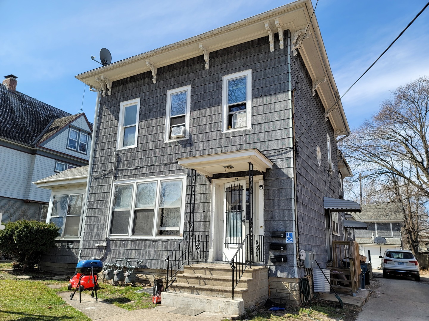 Property Photo:  75 S Root Street  IL 60505 