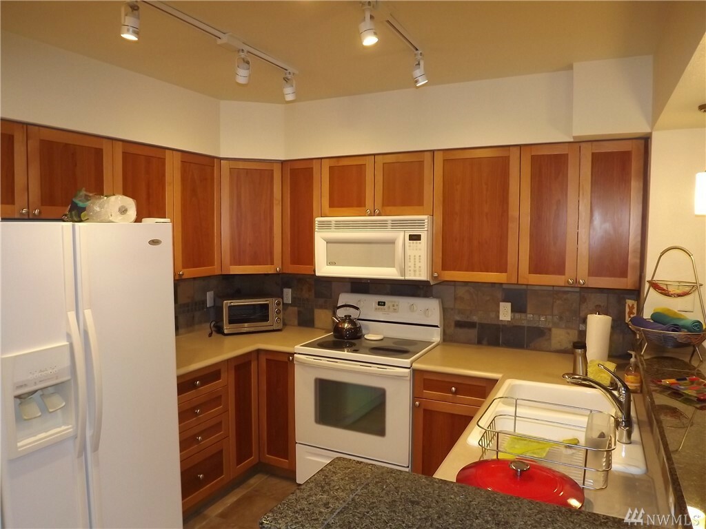 Property Photo: 1545 NW 57th St 330 WA 98107