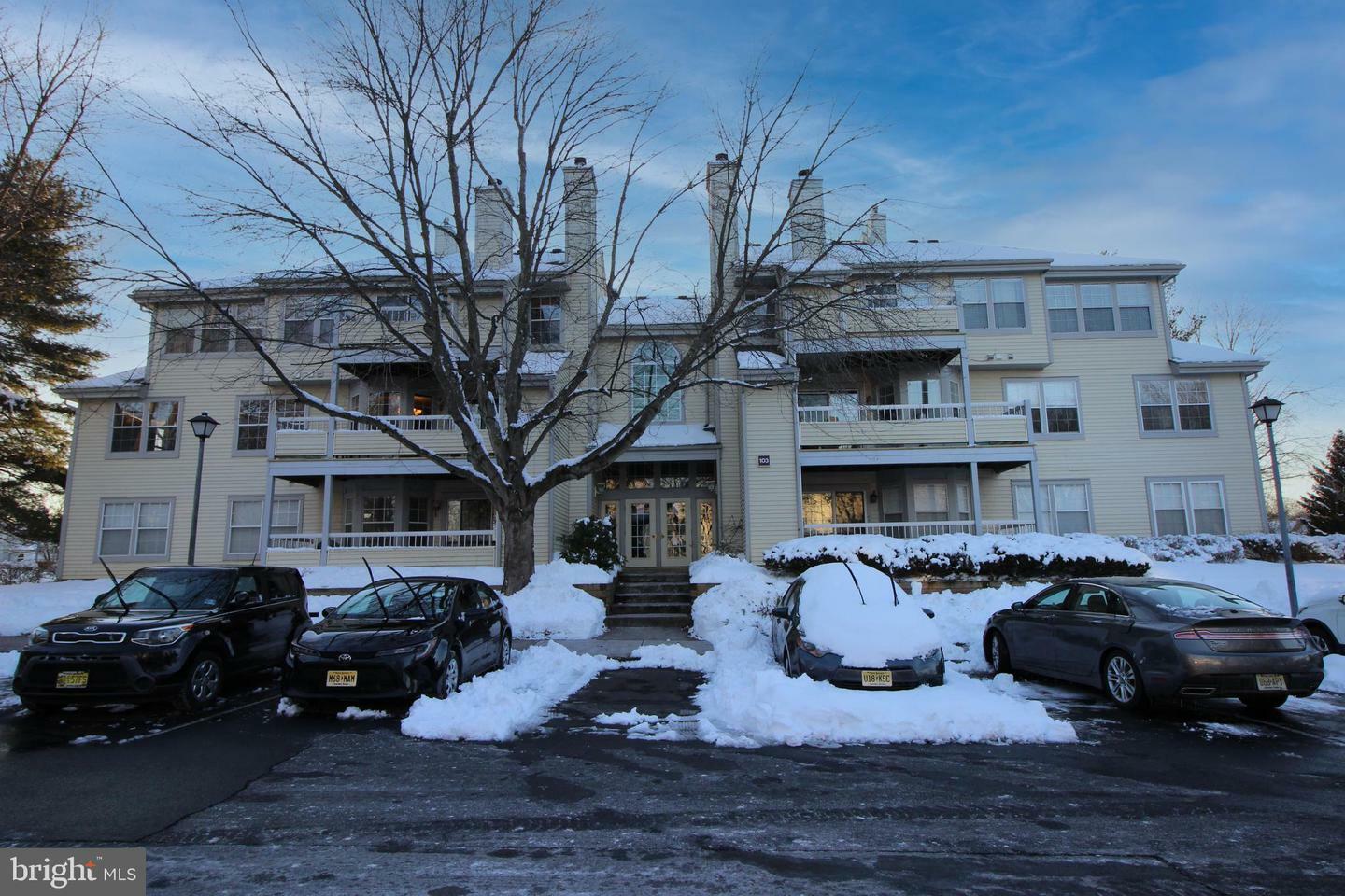 Property Photo:  103 Claridge Court 5  NJ 08540 